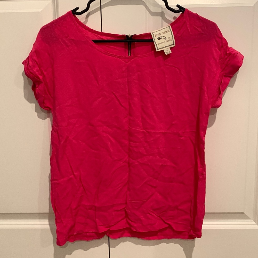 Pink Rose Dark Pink tshirt sz small